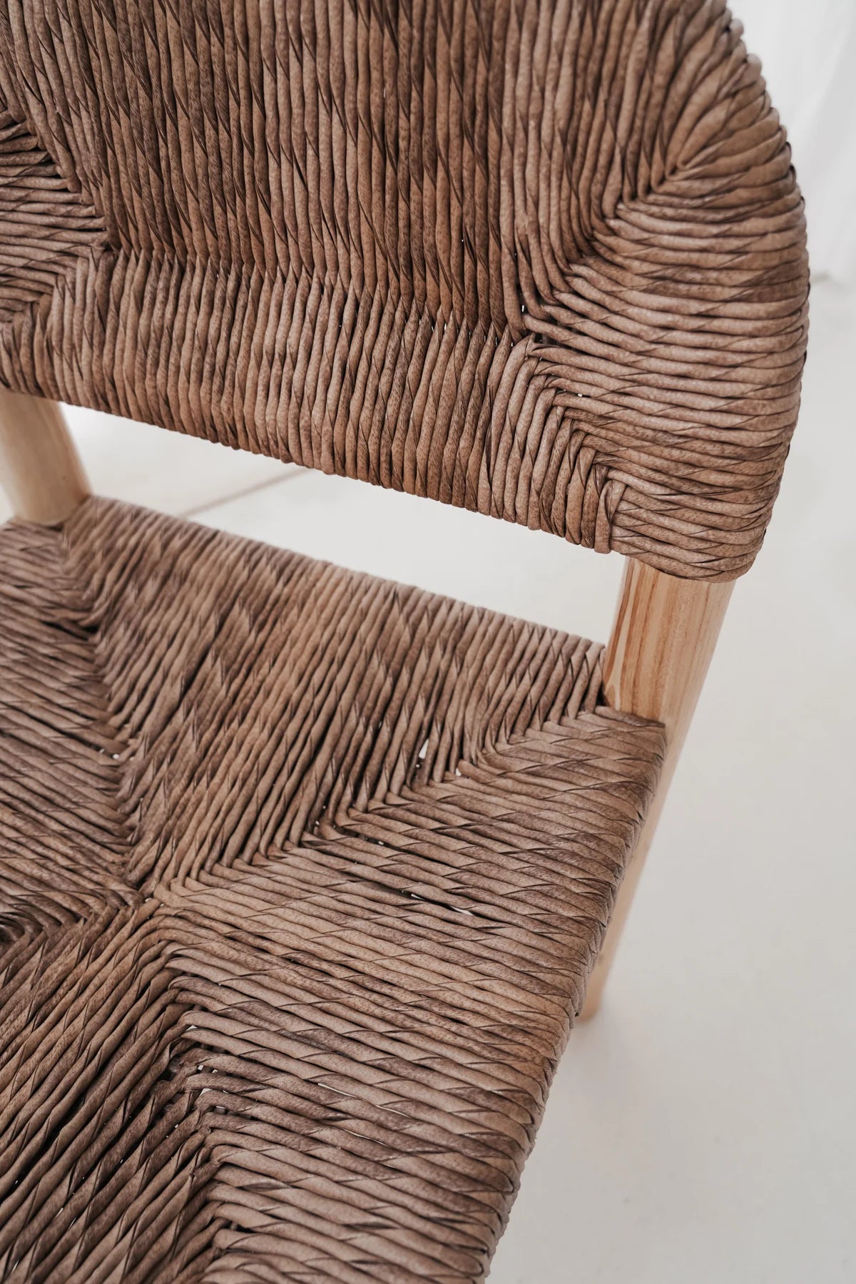 Banana dining chair