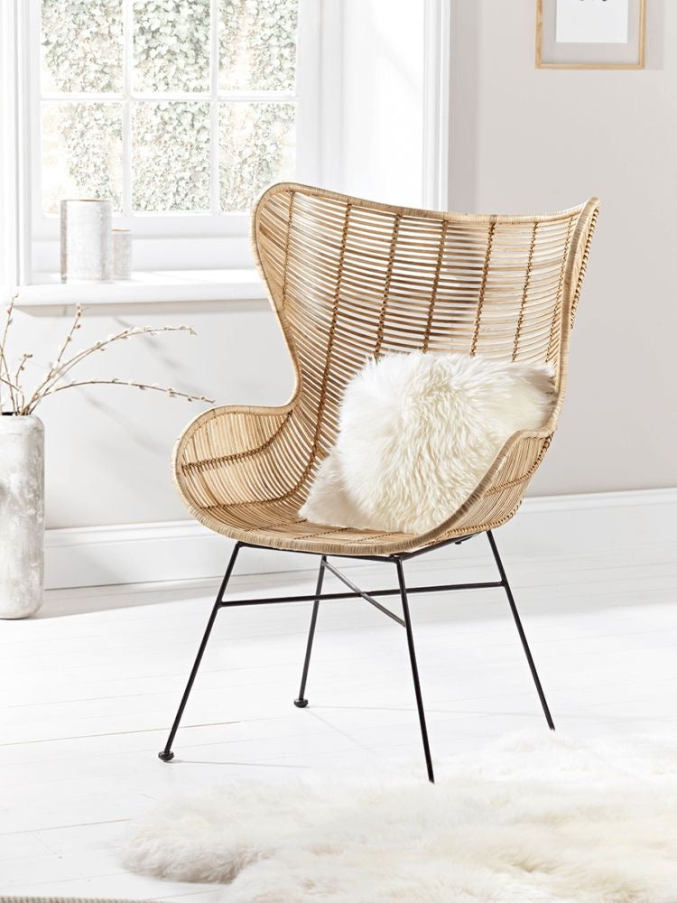 Rattan lounge chair